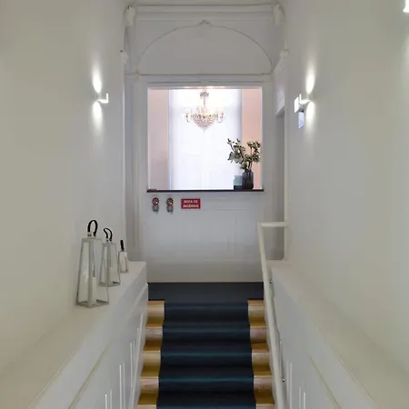 Spacious With Modern Amenities Porto