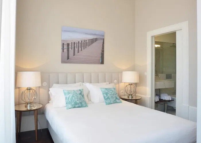 Spacious With Modern Amenities Apartment Porto