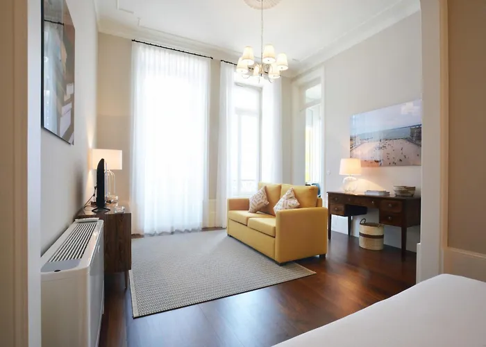 Spacious With Modern Amenities *