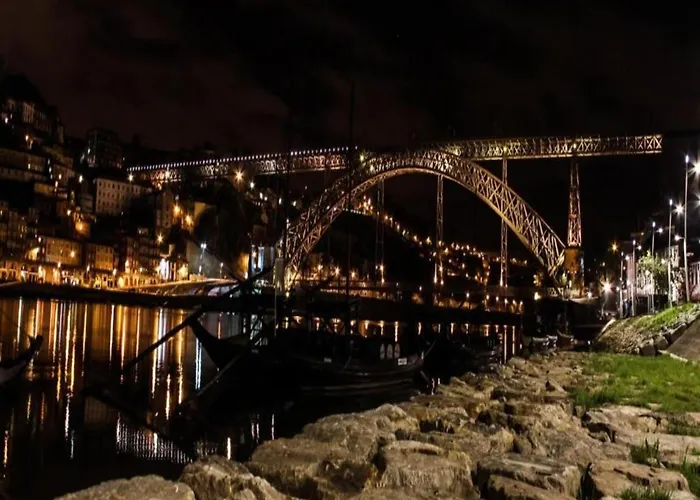 Spacious With Modern Amenities Porto