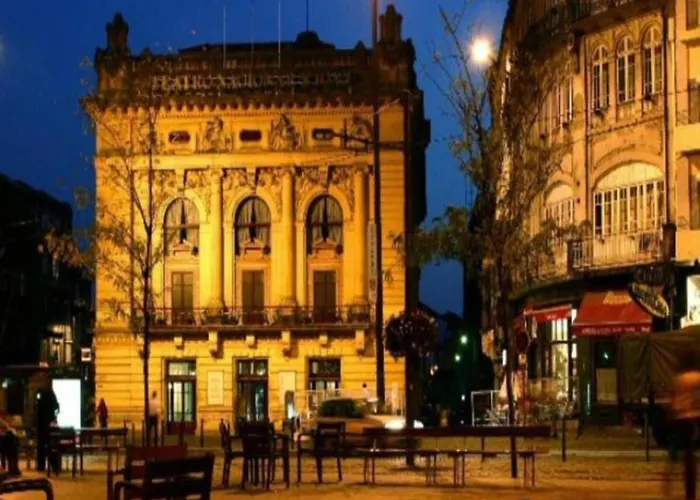 Spacious With Modern Amenities Apartment Porto