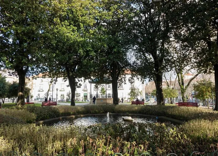 Spacious With Modern Amenities Apartment *