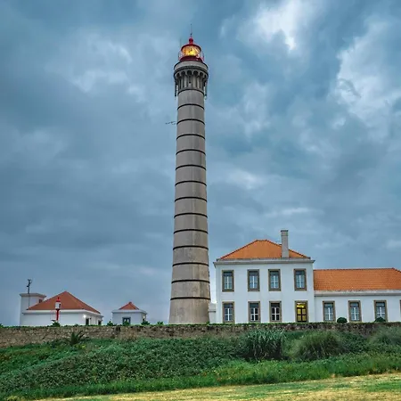 Apartamento Spacious With Modern Amenities Porto
