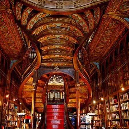 Spacious With Modern Amenities * Porto